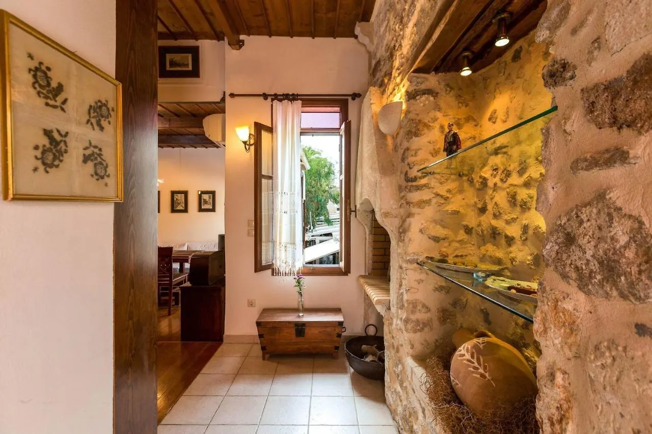 Venetian Rimondi Fountain Mansion Built In 1626 Apartment Rethymno