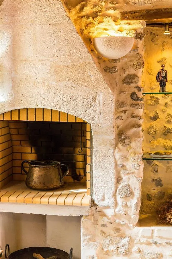 Venetian Rimondi Fountain Mansion Built In 1626 Apartment Rethymno