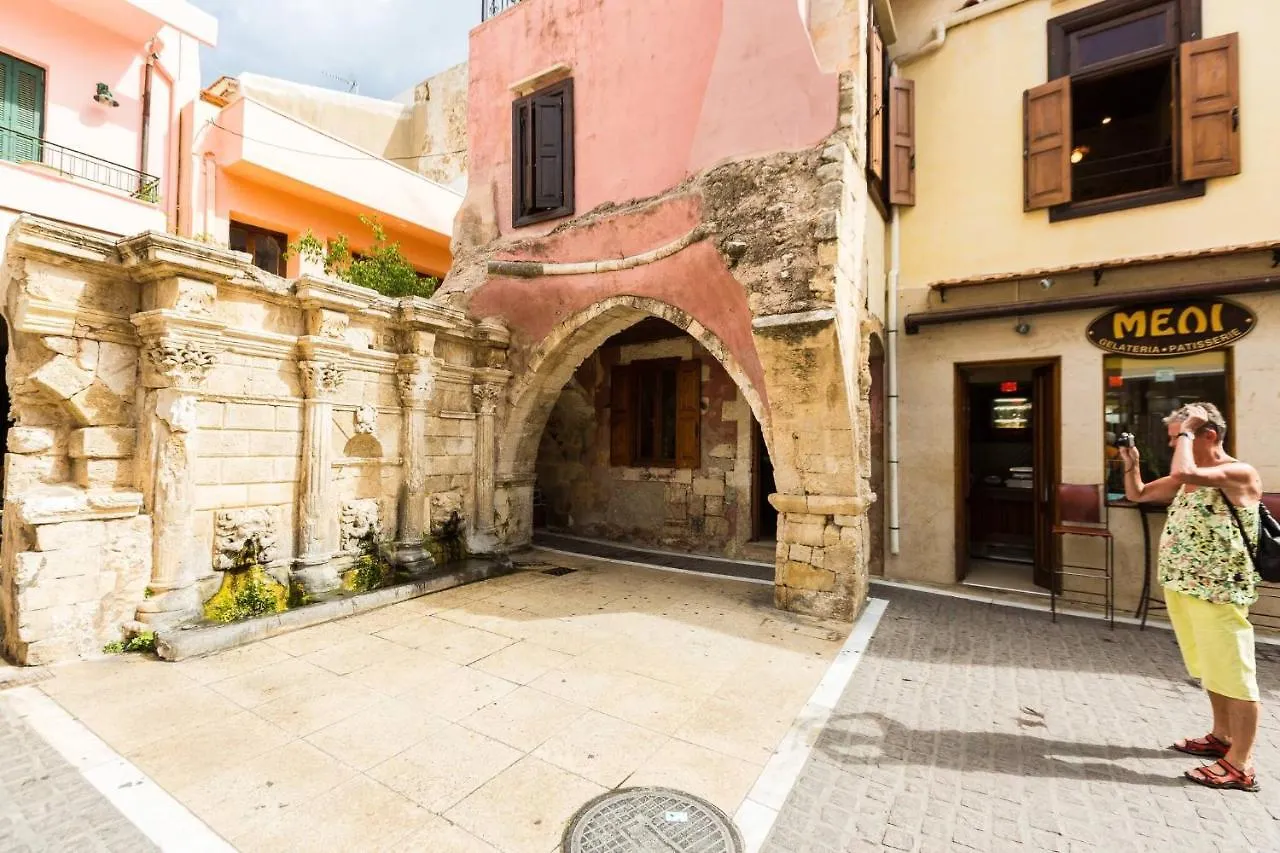 Venetian Rimondi Fountain Mansion Built In 1626 Apartment Rethymno  Greece
