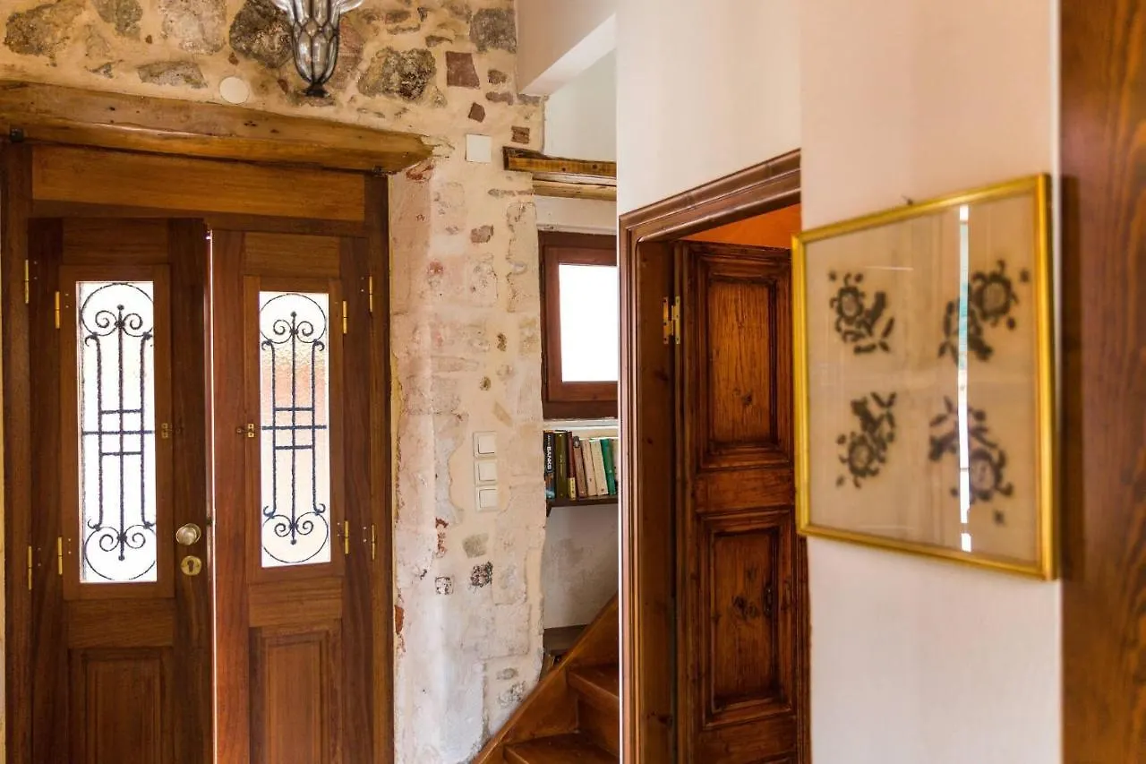 Venetian Rimondi Fountain Mansion Built In 1626 Apartment Rethymno  Greece